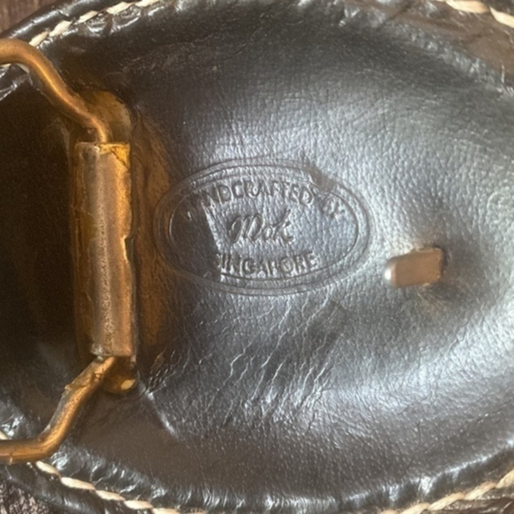BLACK BELT WITH BEERS 🍻 CUPS Singapore made , genuine leather size 45inches - Picture 4 of 4